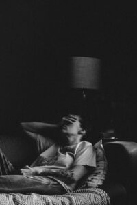 Hilfe, ich kann nicht schlafen – Einschlafstörungen: Ursachen, Symptome und Behandlung